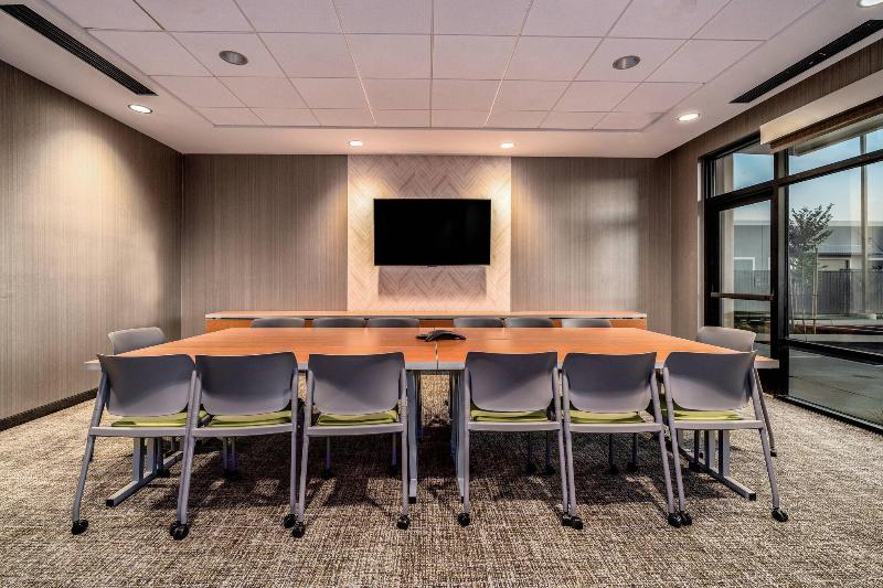 בית מלון כפרי Springhill Suites By Marriott Oakland Airport