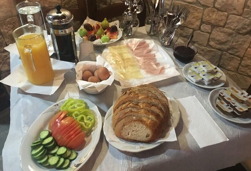 هتل Heraklis