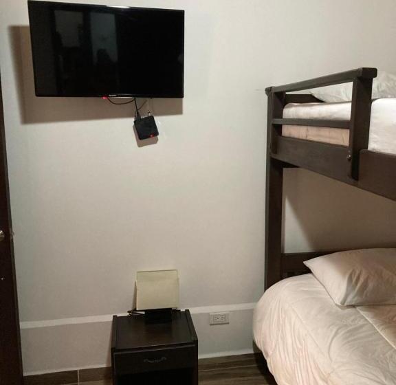 هاستل Boutique Colonial Cartago