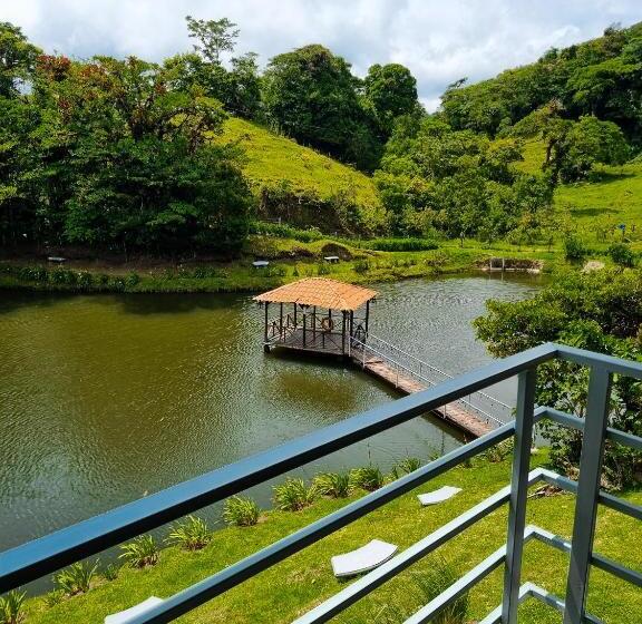 Общежитие Burbi Lake Lodge Monteverde