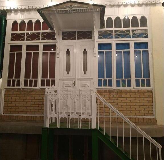 بنسيون World Guest House