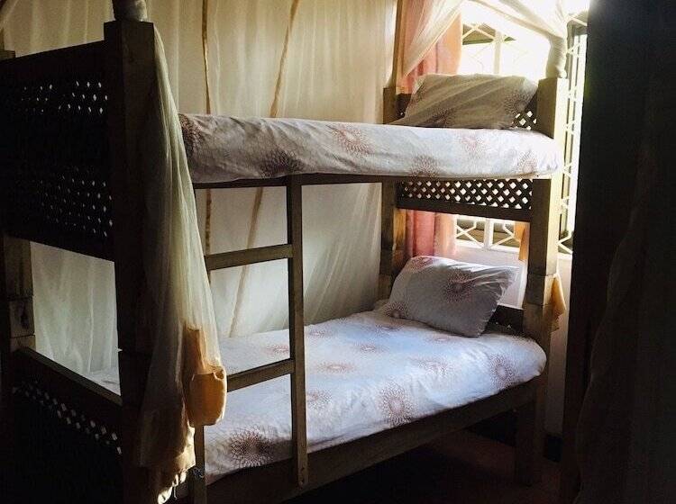 Footprints Hostel