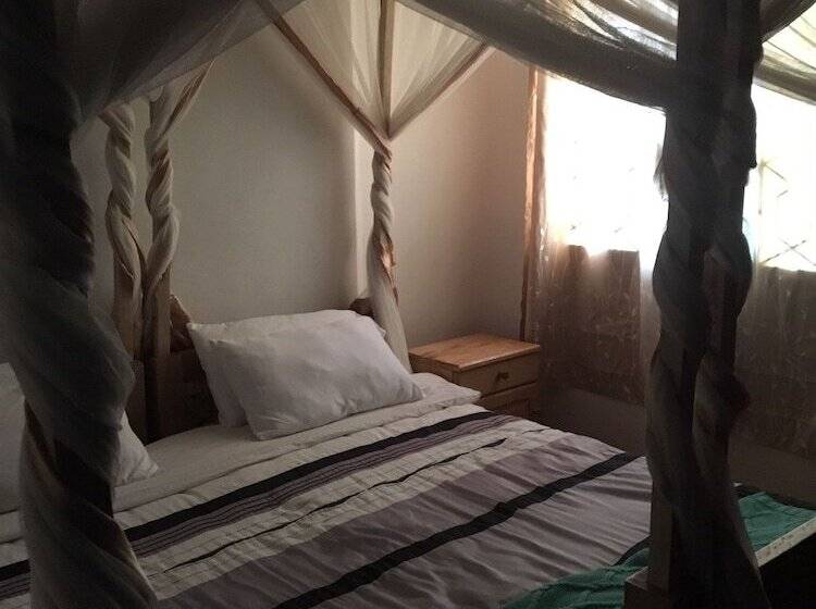 Footprints Hostel