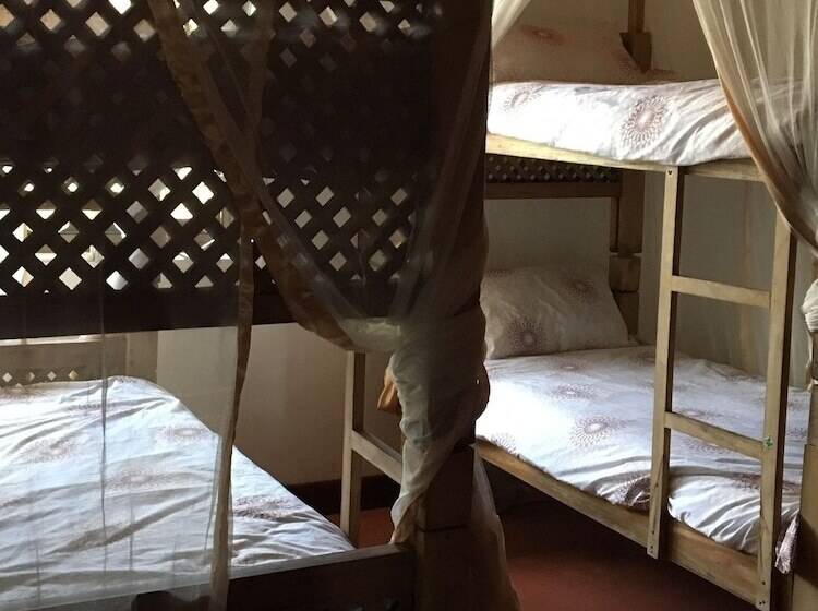 Footprints Hostel