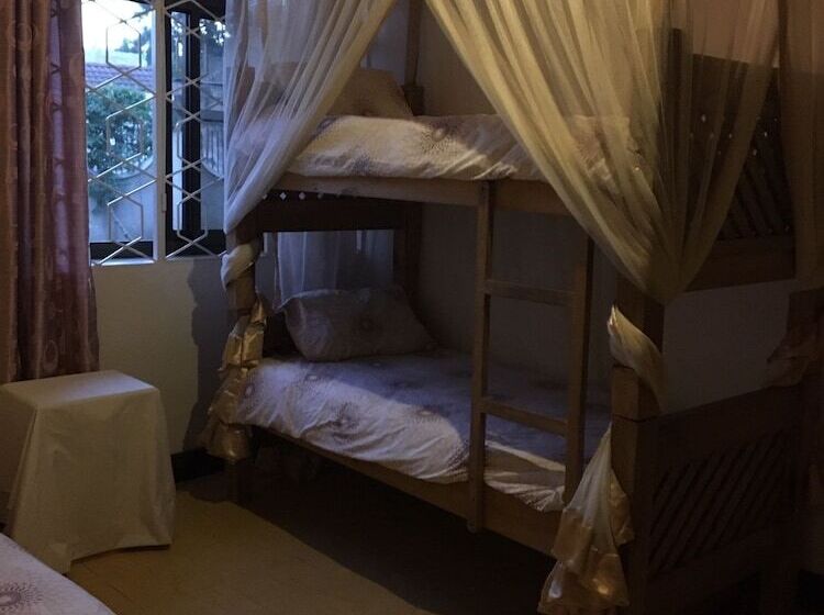 Footprints Hostel