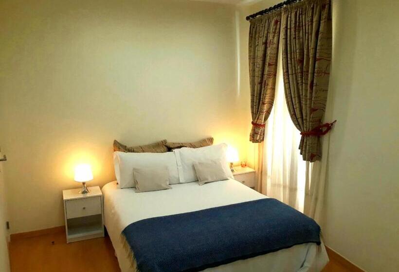 ユースホステル Family House