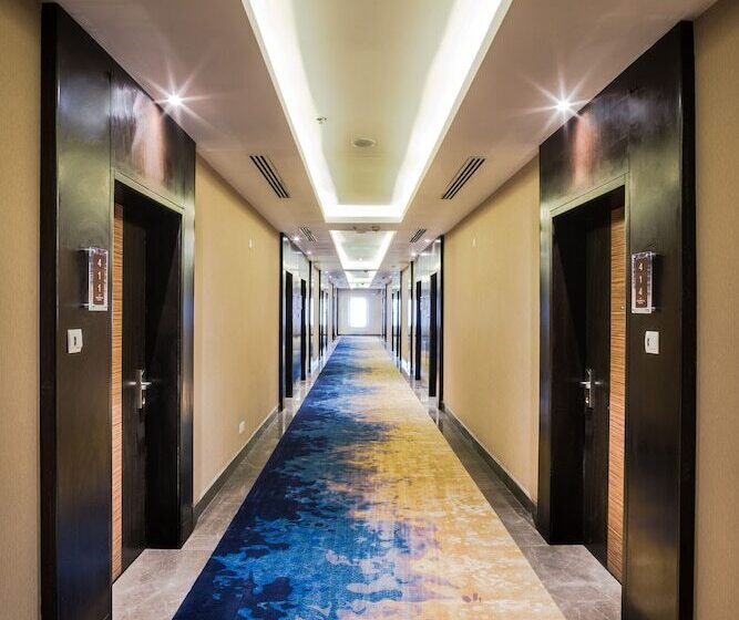 هتل Naviti Warwick Dammam