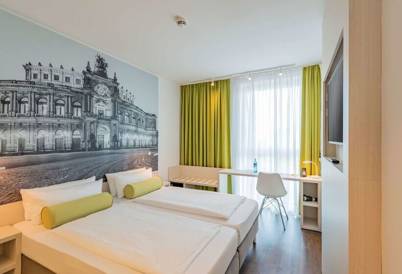 هتل Super 8 By Wyndham Dresden