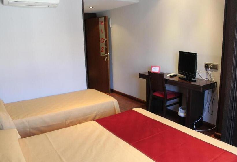 بنسيون Hostal Royal Almorox