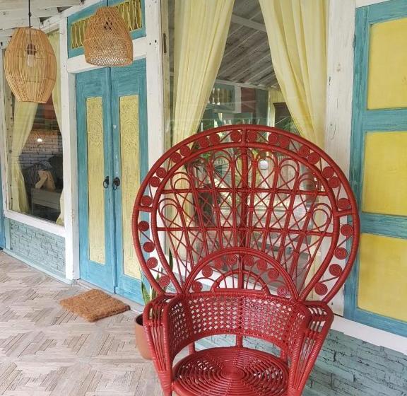 تختخواب و صبحانه Rimba Desa Resort Inn Jepara