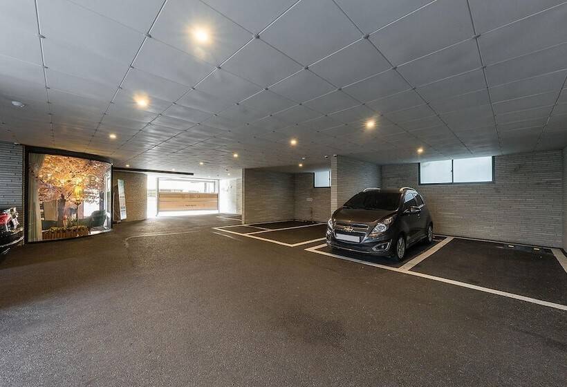 فندق Gimhae Samgye Brown Dot