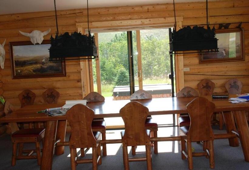 فندق صغير Inn On The Beartooth B&b