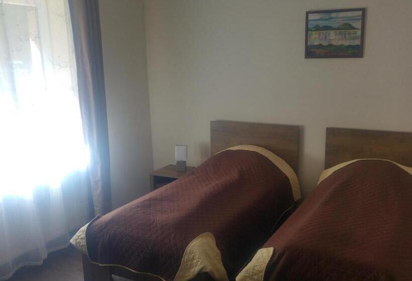 בית מלון כפרי Hunor