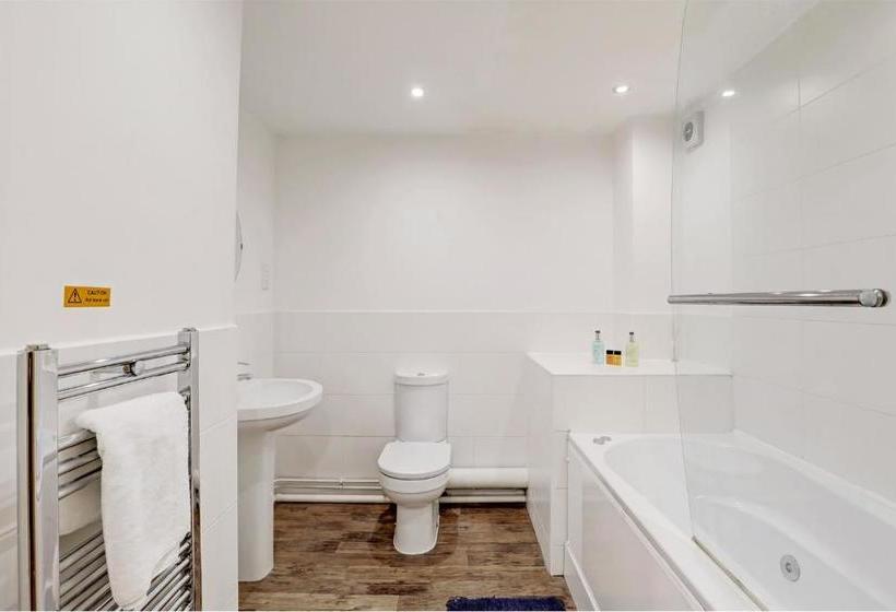 هتل Ur Stay Apartments Leicester