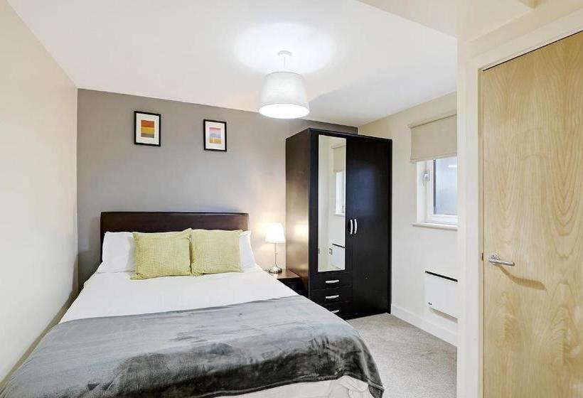 هتل Ur Stay Apartments Leicester