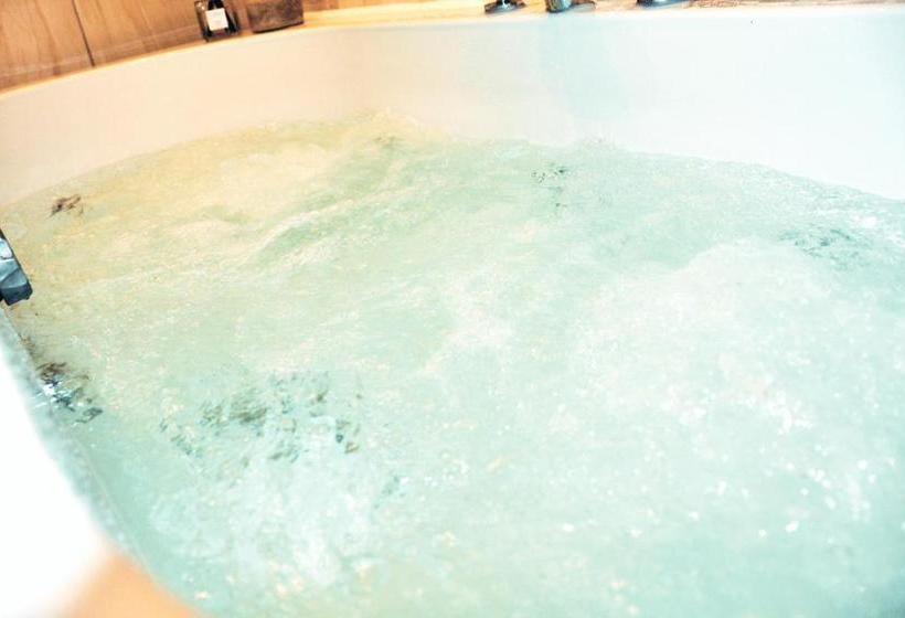 هتل Ur Stay Apartments Leicester