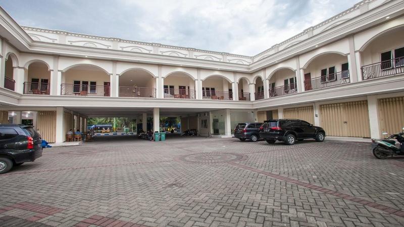 Hotel Reddoorz Near Alun Alun Bangil