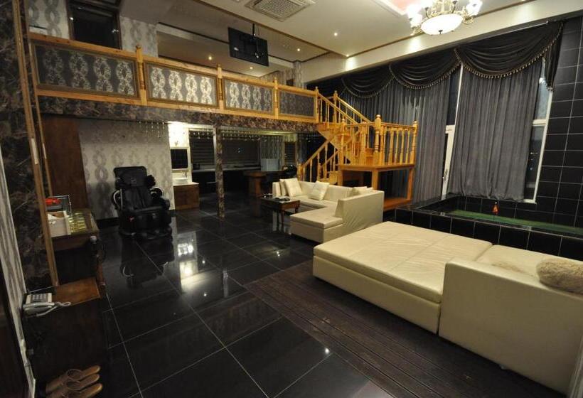 فندق Esia