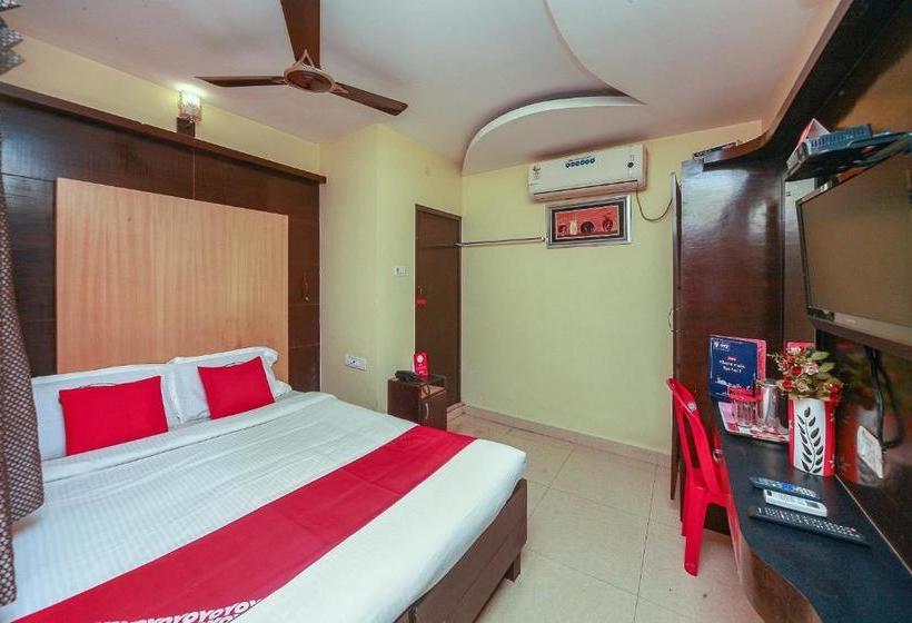 هتل Oyo 8153 K Empire