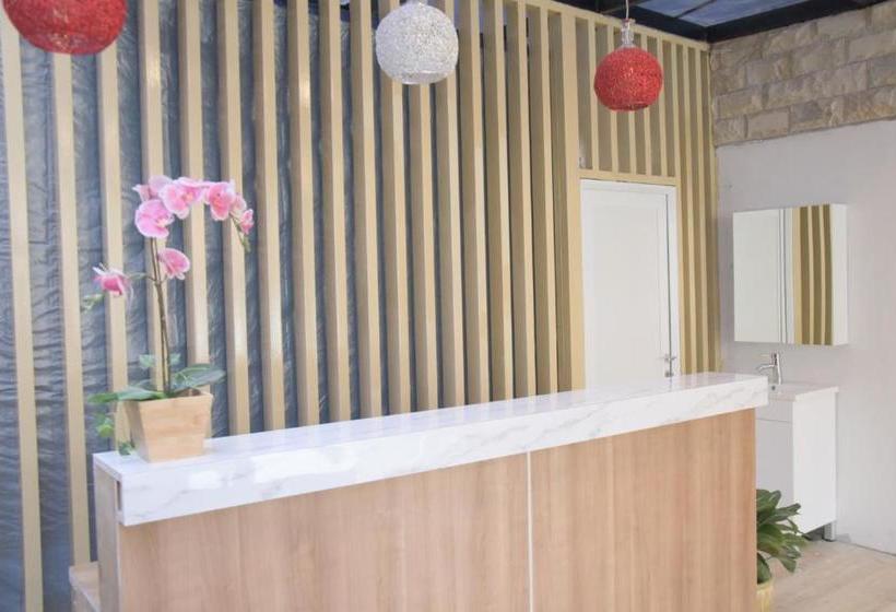 پانسیون Reddoorz Plus Syariah Near Manggarai Station 3