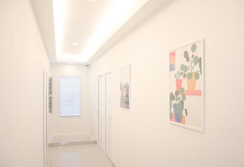 پانسیون Reddoorz Plus Syariah Near Manggarai Station 3