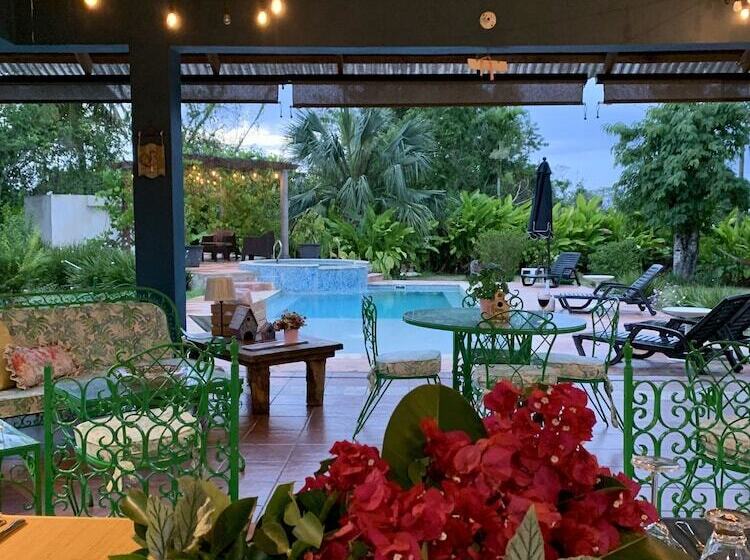 تختخواب و صبحانه Campito Loving