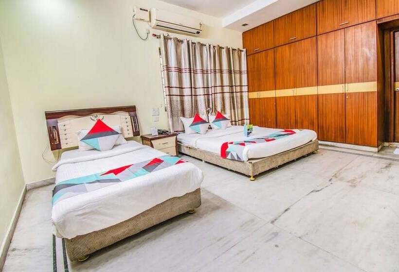 בית מלון כפרי Fabexpress Garden View Inn