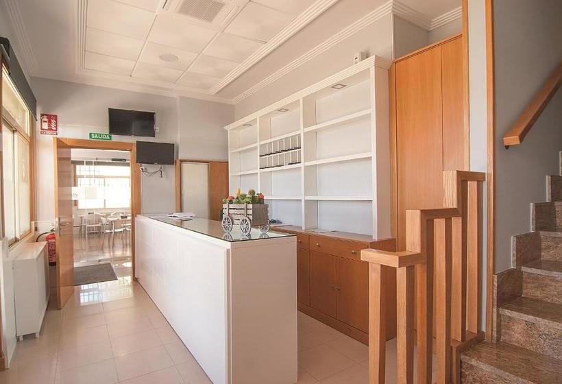 פנסיון Hostal Los Batallones