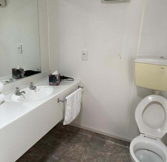 מוטל Helensborough Motor Inn