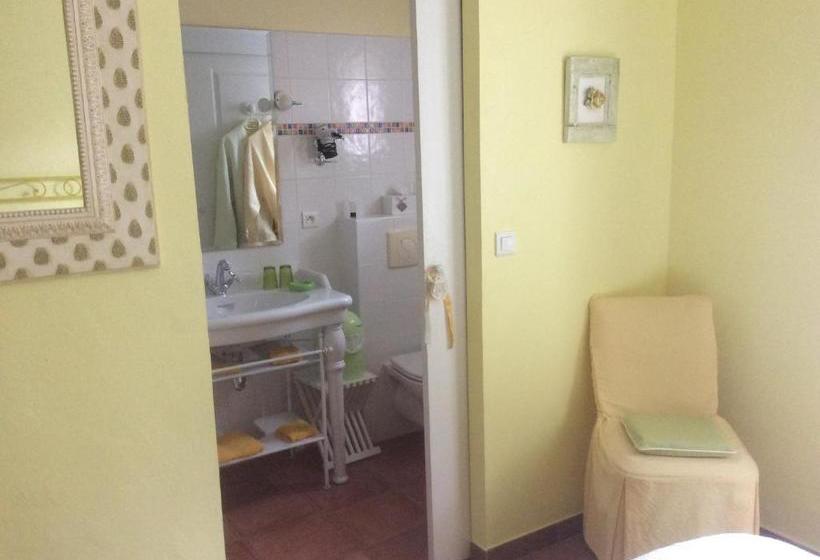 Bed and Breakfast La Villa Rosalie