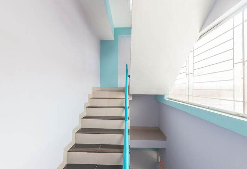 Hotel Oyo 478 Balcon Biru