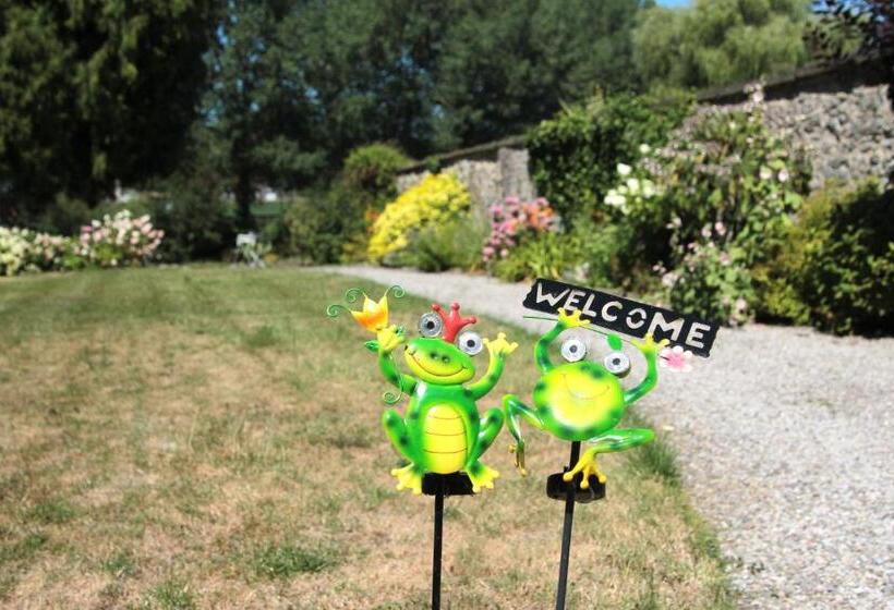 민박 Au Crapaud Charmant
