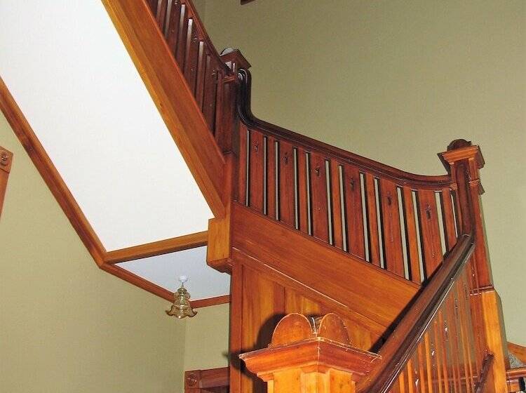 בית מלון כפרי Left Bank