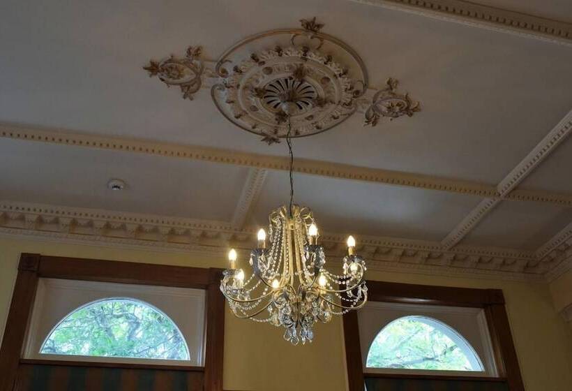 בית מלון כפרי Left Bank