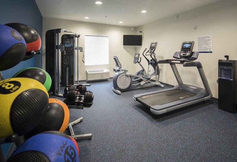 Отель Uptown Suites Extended Stay Tampa Fl   Riverview