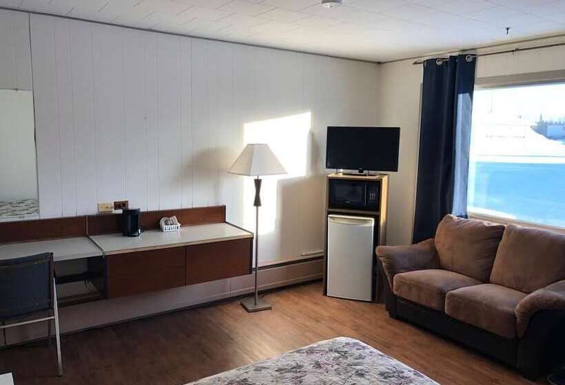 Moose Motel