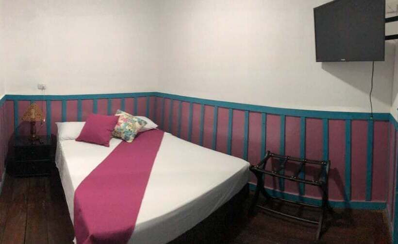 پانسیون Hostal Don Julio