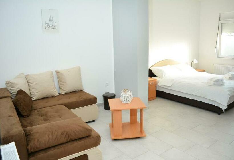 پانسیون Deltix Apartments