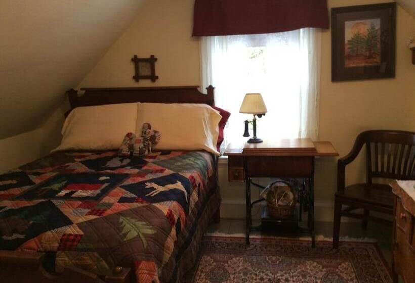 Clary Lake Bed And Breakfast