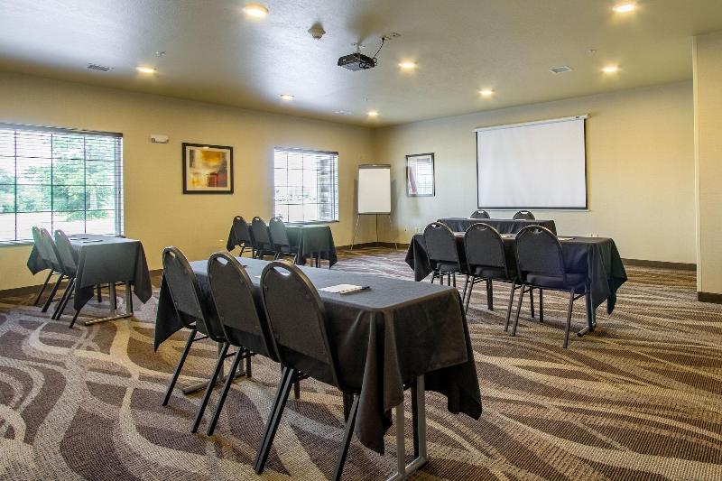 Cobblestone Hotel & Suites   Orrville
