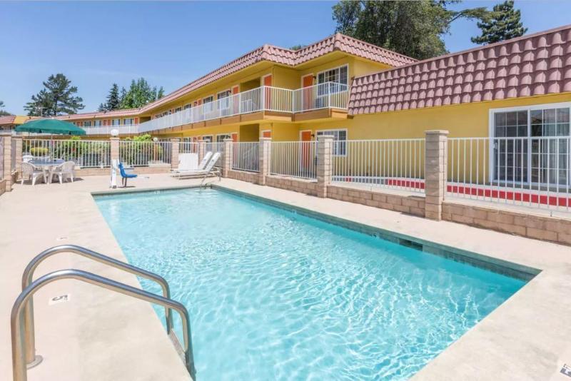 モーテル Days Inn By Wyndham King Winston Salem Area