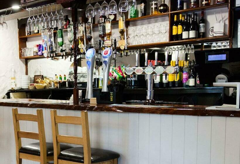 הוסטל The Queens Inn