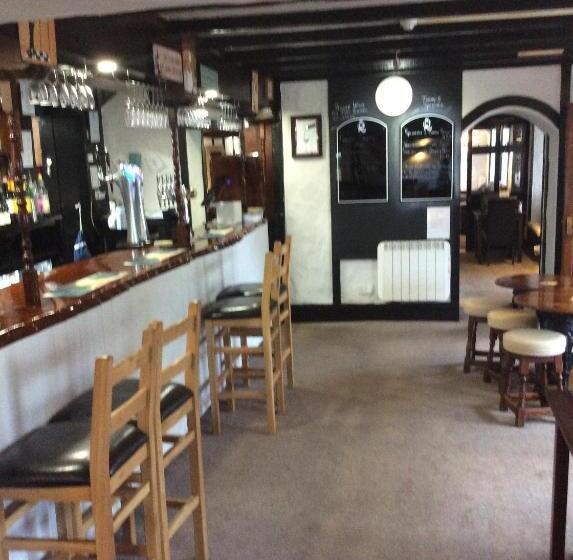 הוסטל The Queens Inn