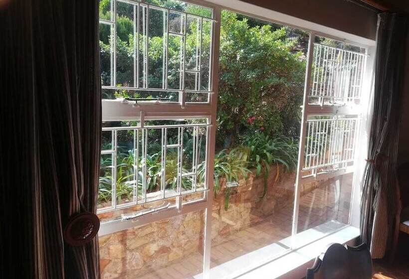 민박 Chez Esme Guest House