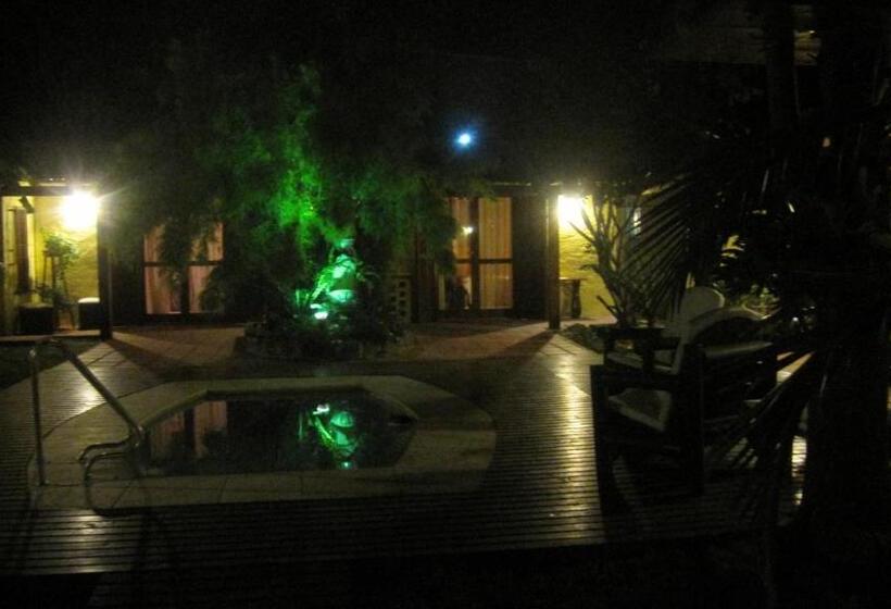 مبيت وإفطار El Bambu