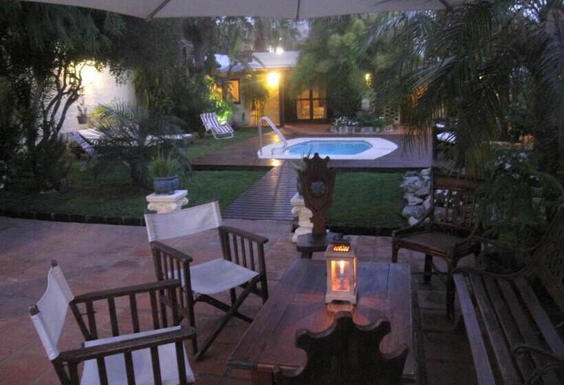 مبيت وإفطار El Bambu