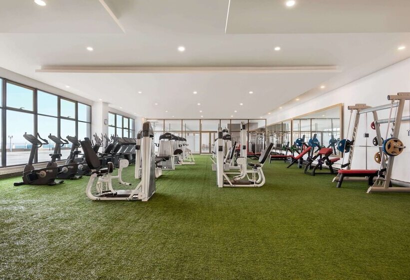 בית מלון כפרי Ramada Resort By Wyndham Unye