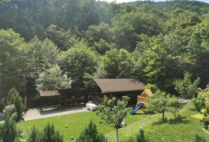 پانسیون Casa Noastra