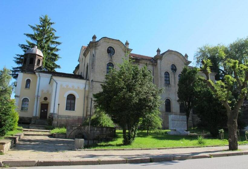 بنسيون Guest House & Bistro Lefterova
