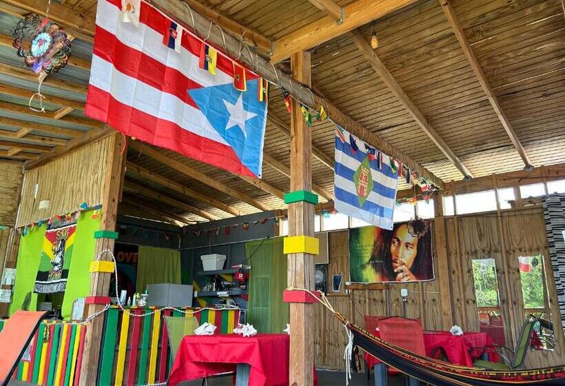 پانسیون Vieques Good Vibe Guest House